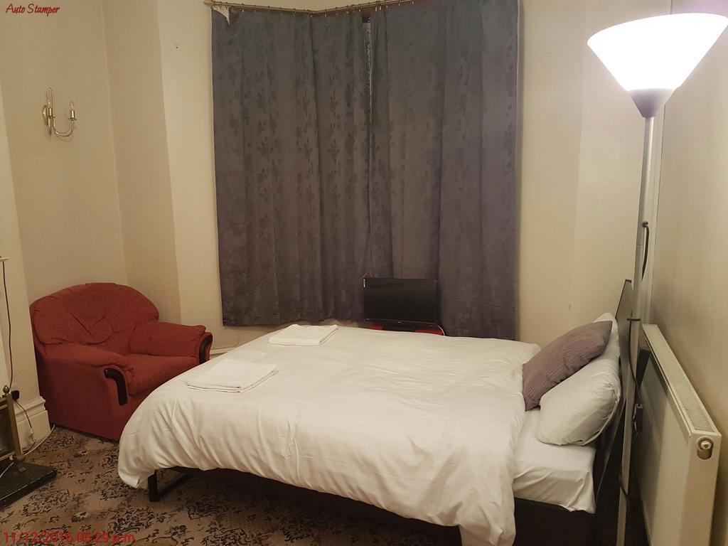 Hotel 137 Upton Lane London